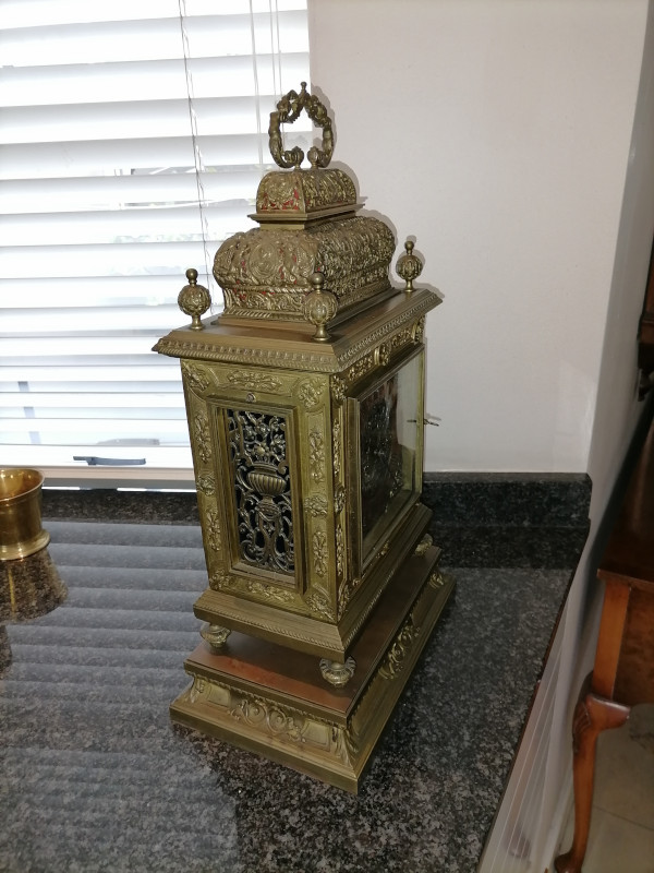 mantle clock